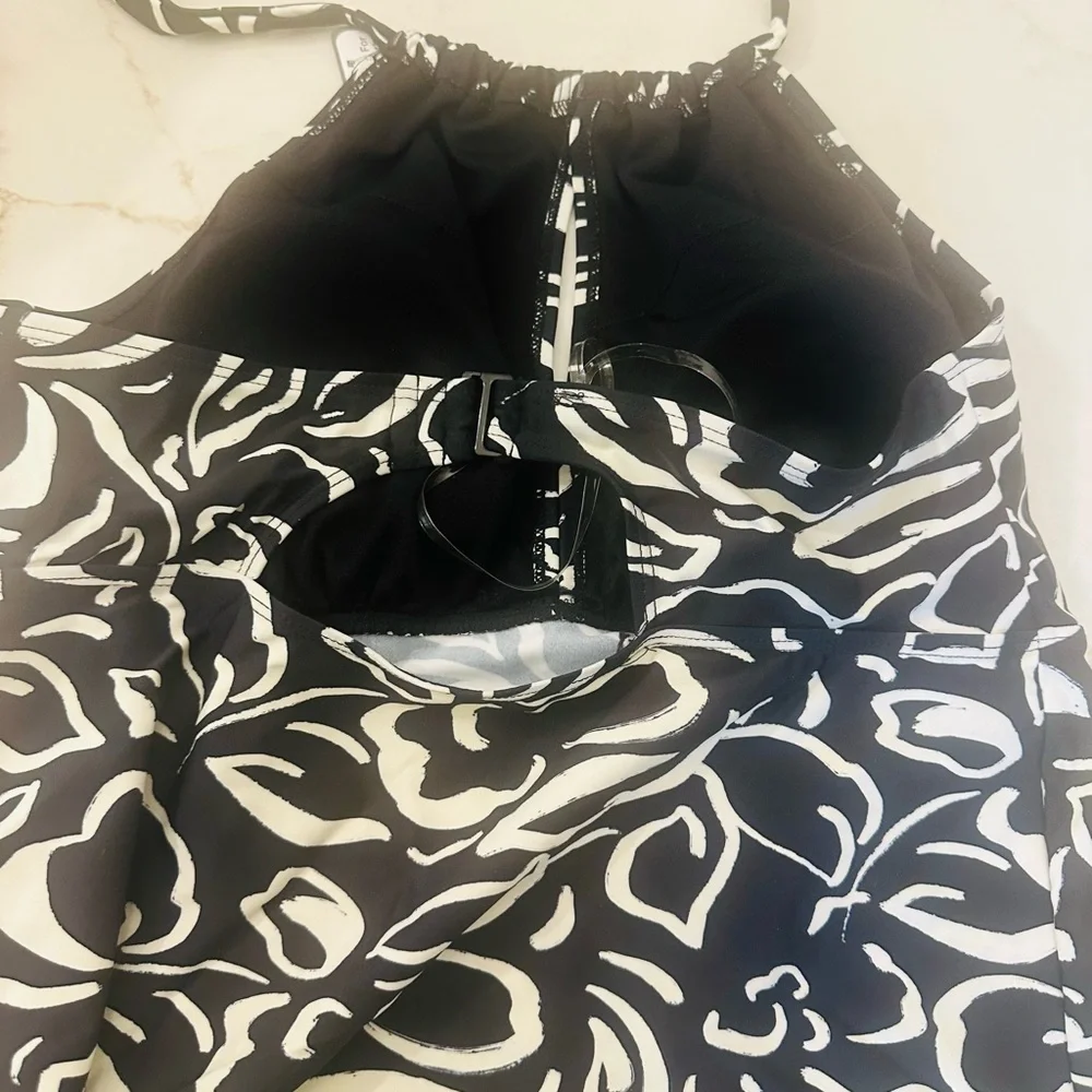 Time and Tru Monochrome Floral Swim Top (sz. 12-14)